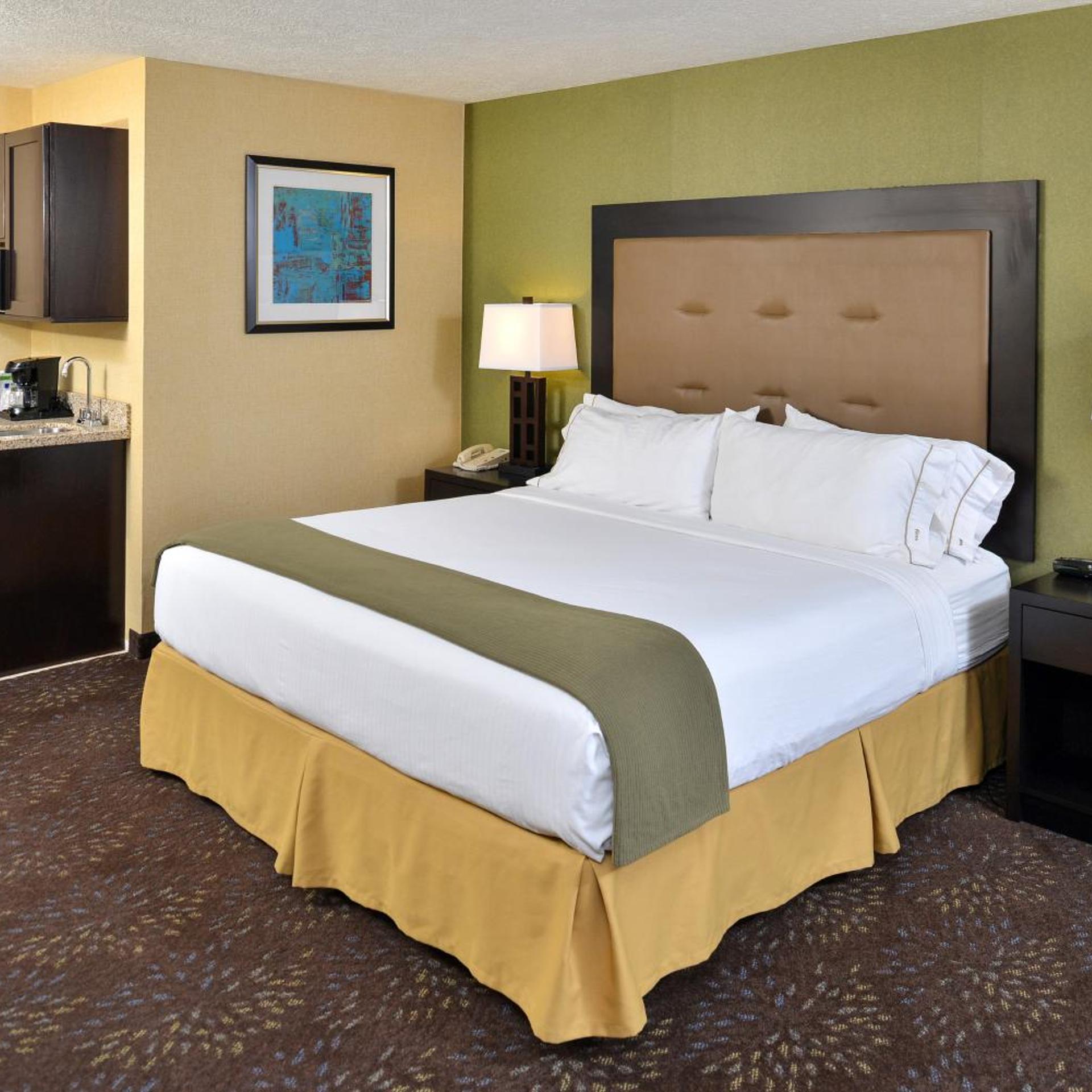 holiday inn express hotel and suites charlotte by ihg
