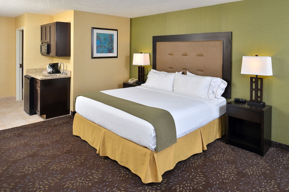 holiday inn express hotel and suites charlotte by ihg