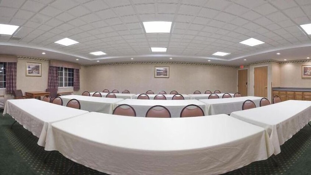 holiday inn express hotel and suites charlotte by ihg