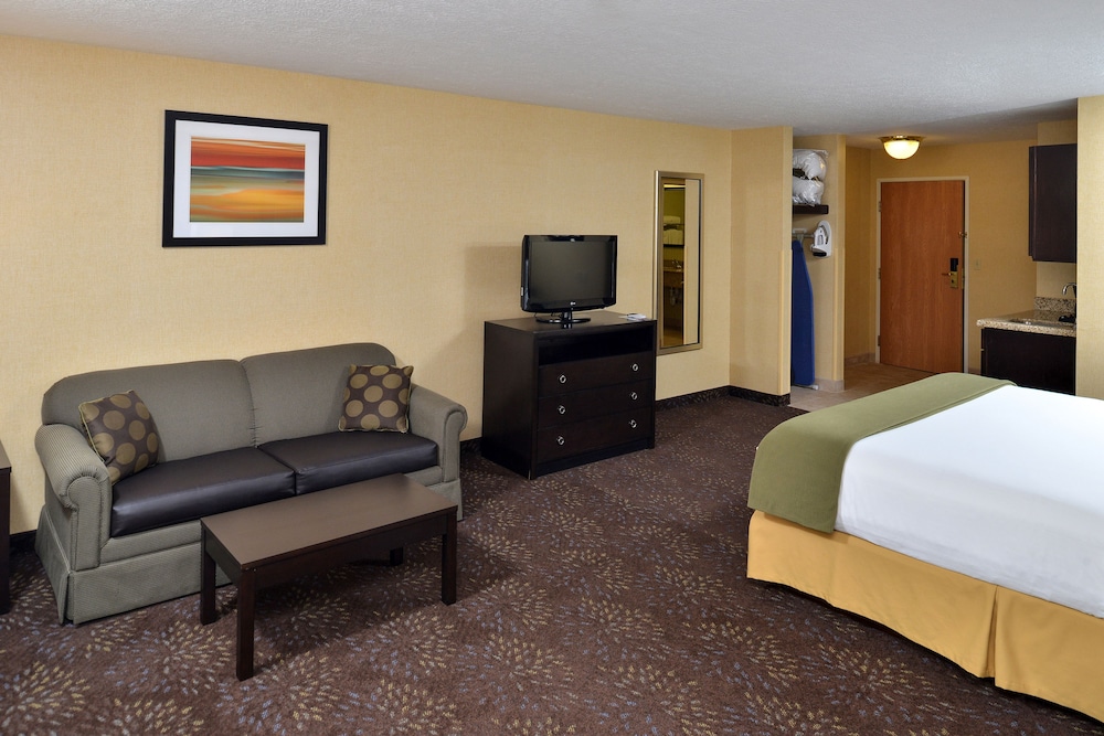 holiday inn express hotel and suites charlotte by ihg