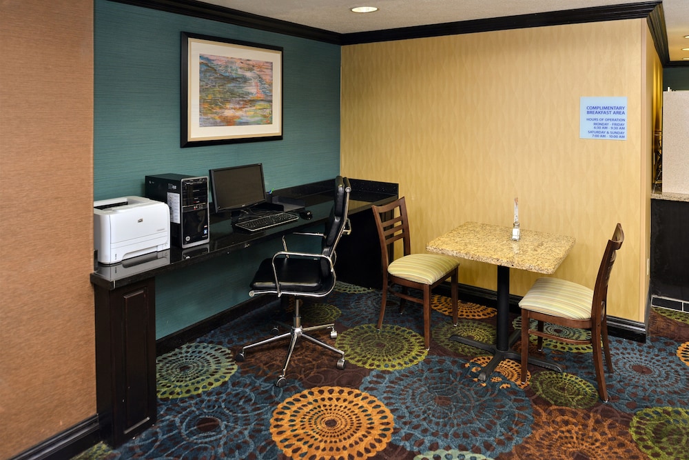 holiday inn express hotel and suites charlotte by ihg