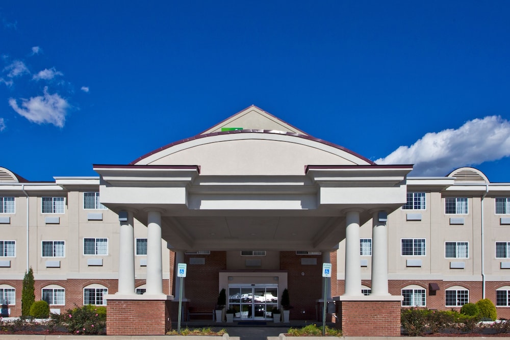 holiday inn express hotel and suites charlotte by ihg