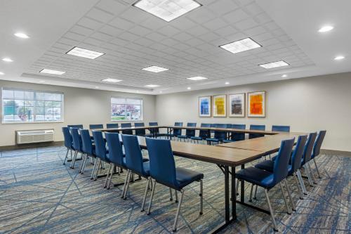 holiday inn express hotel and suites charlotte by ihg