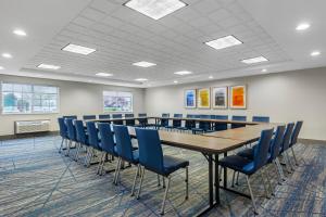 holiday inn express hotel and suites charlotte by ihg