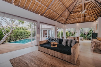 villa escape sandy bay