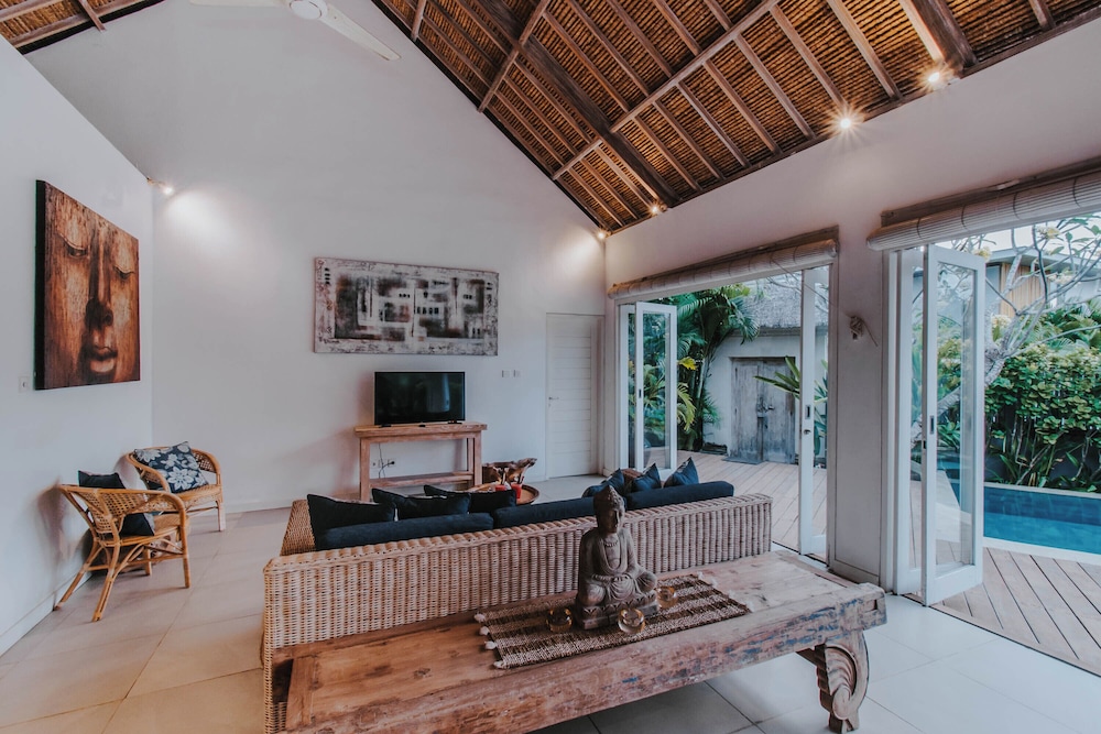 villa escape sandy bay