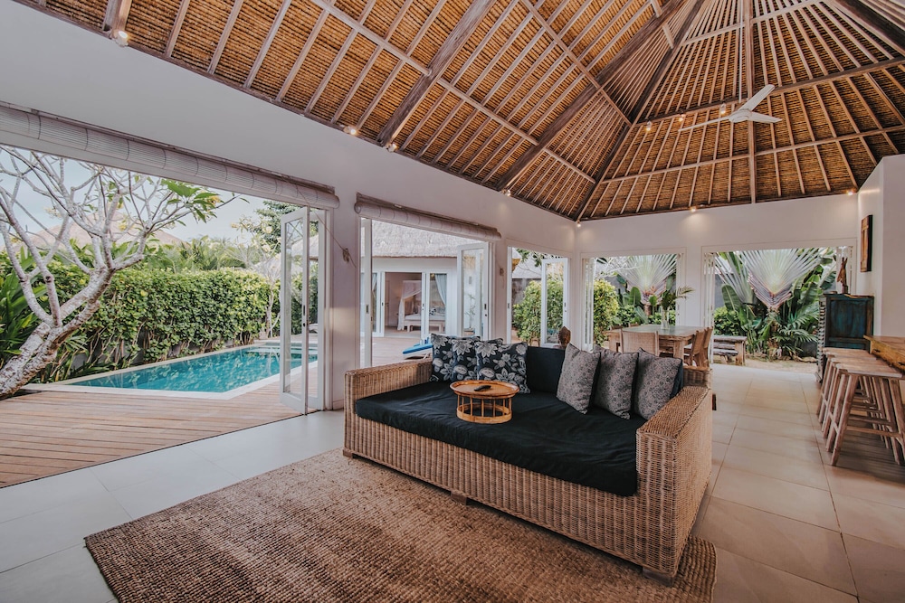 villa escape sandy bay