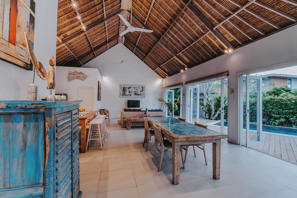 villa escape sandy bay