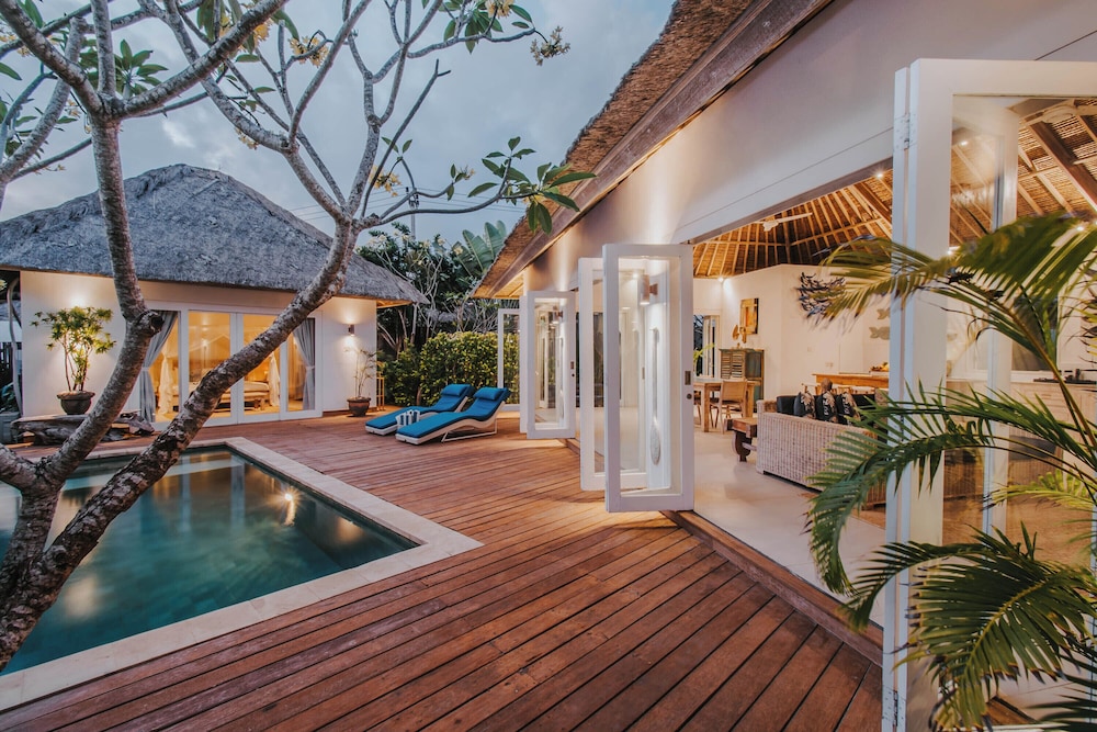 villa escape sandy bay