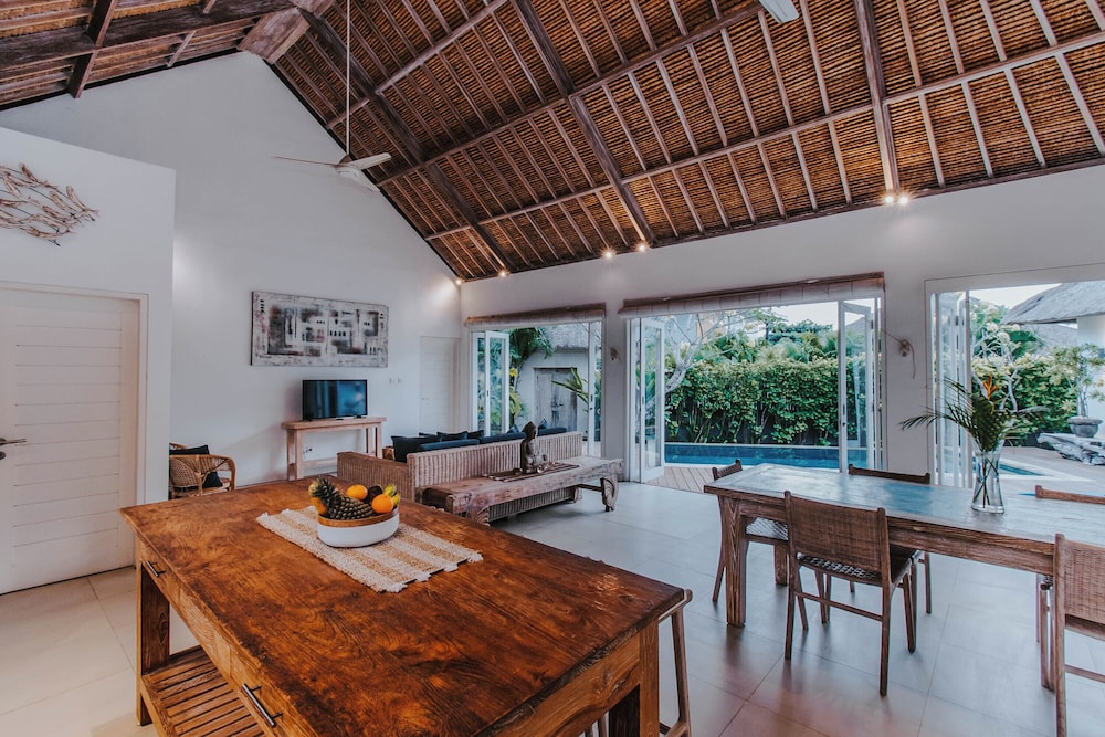 villa escape sandy bay