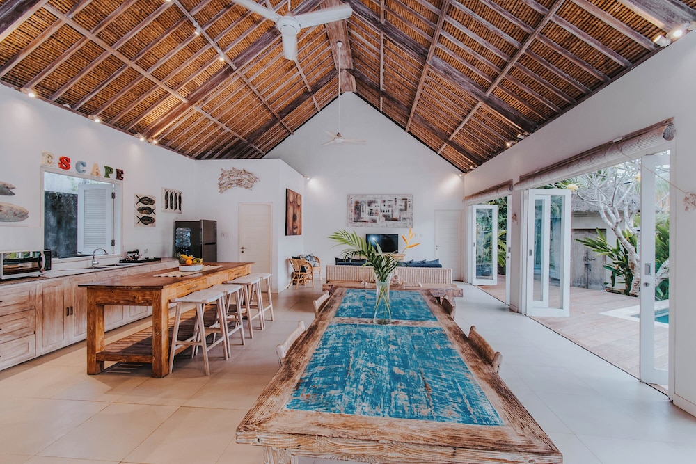 villa escape sandy bay