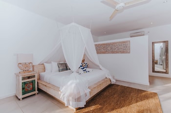 villa escape sandy bay