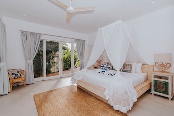 villa escape sandy bay