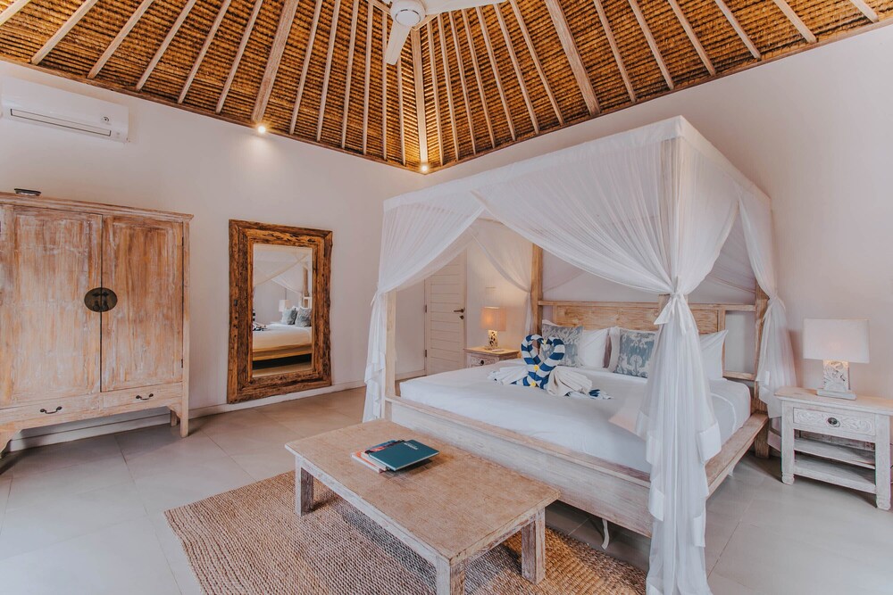 villa escape sandy bay