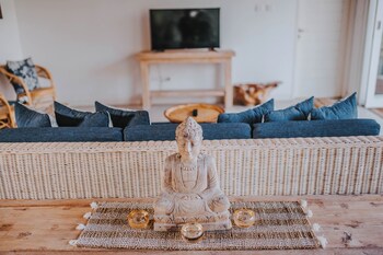 villa escape sandy bay