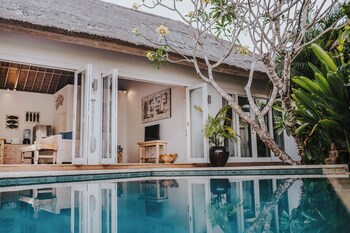 villa escape sandy bay