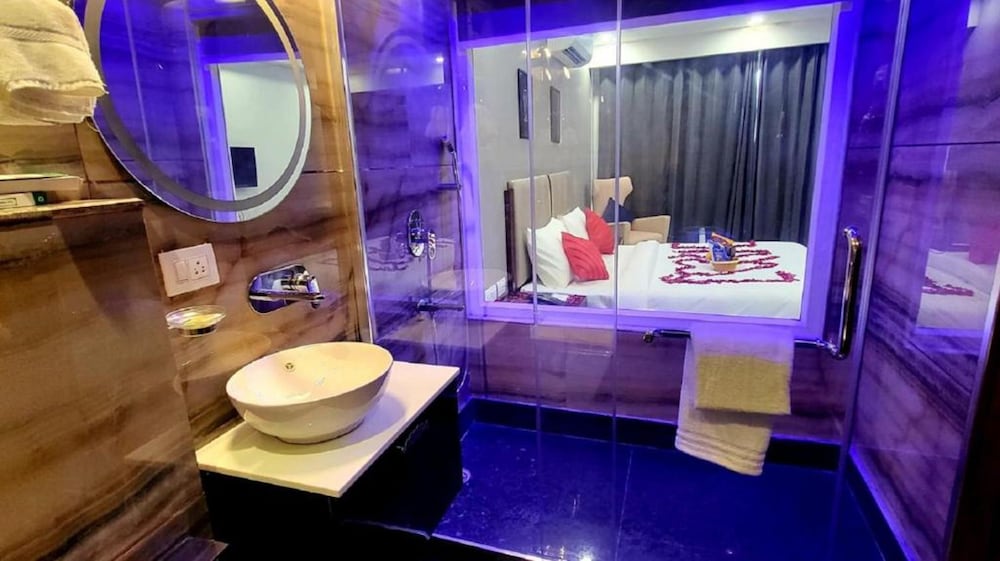 revking at hotel olive saffron