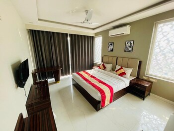 revking at hotel olive saffron