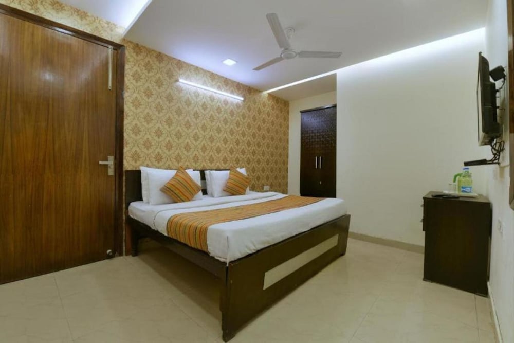 revking at hotel olive saffron