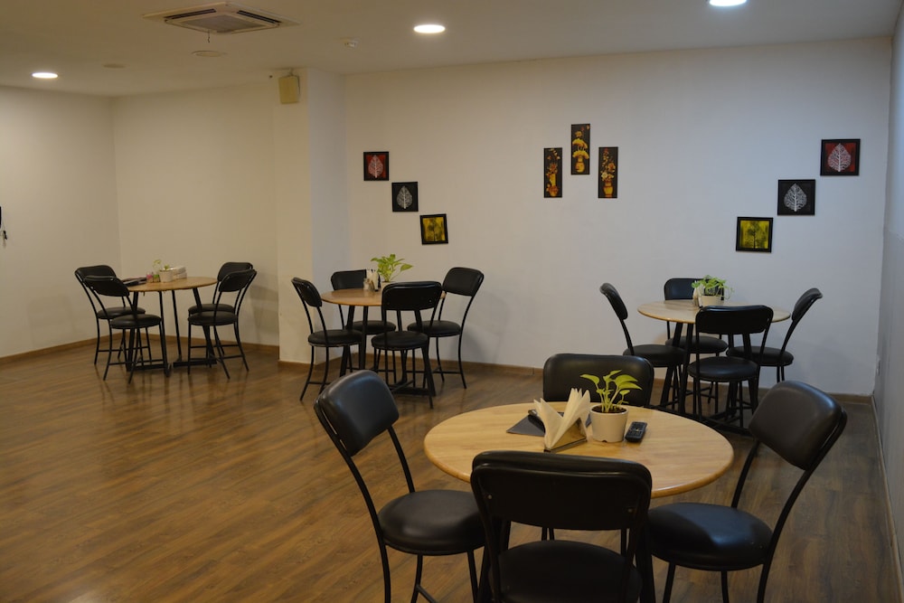 revking at hotel golden world