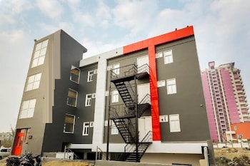 revking at hotel golden world