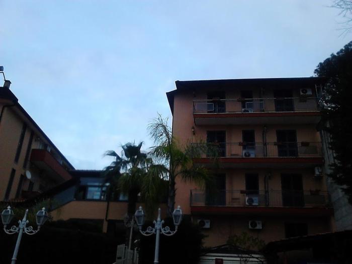 hotel happy days