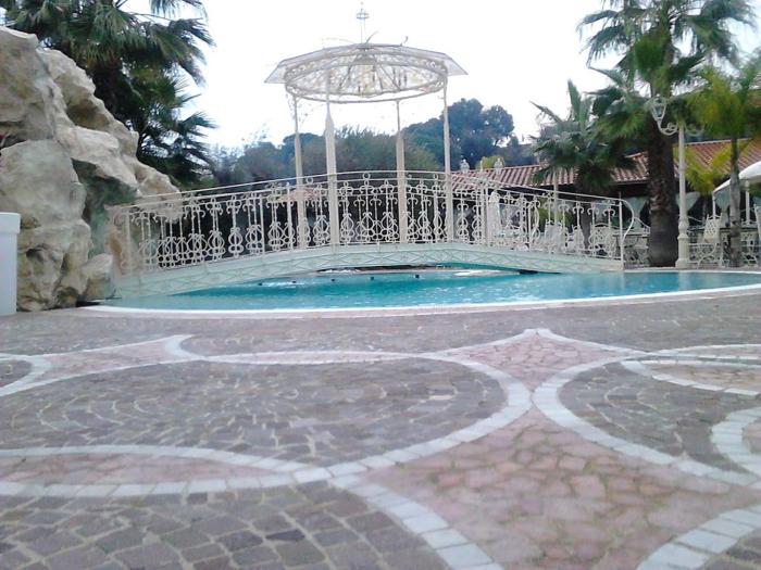 hotel happy days