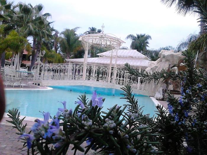 hotel happy days