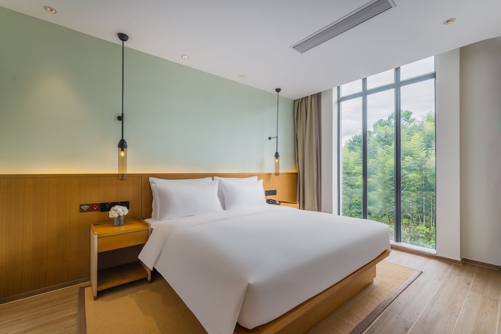 holiday inn wuyi mountain water village an ihg hotel