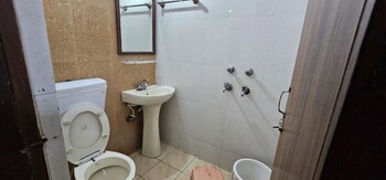 hotel jageer bawana