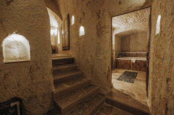 lagania cave suites