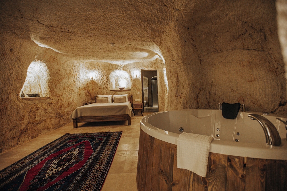 lagania cave suites