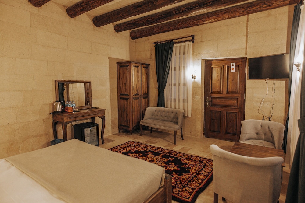 lagania cave suites