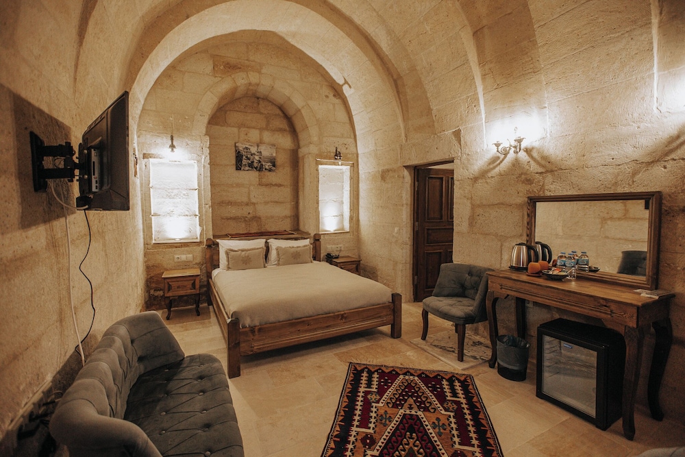lagania cave suites