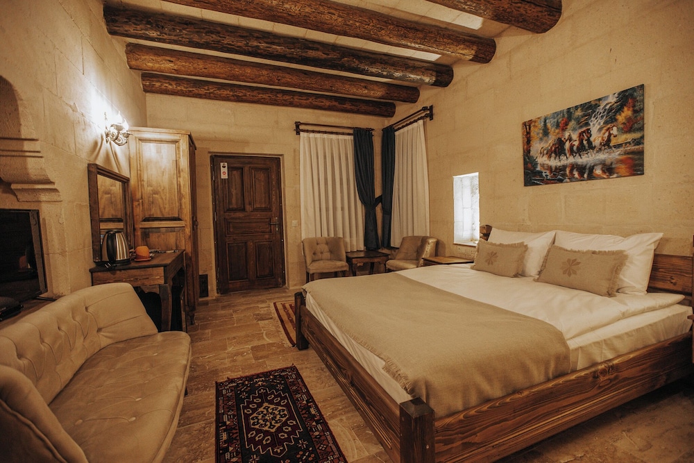 lagania cave suites