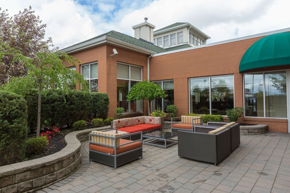 hilton garden inn buffalo airport