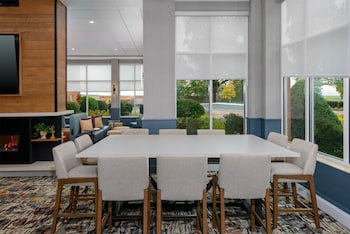 Hilton Garden Inn Buffalo Airport,Buffalo>>Bowmansville,3 star