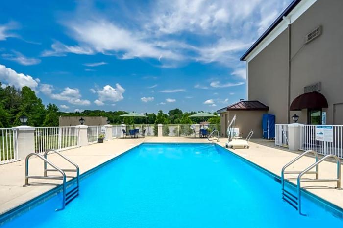 avid hotels fort payne an ihg hotel