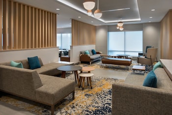 towneplace suites by marriott portland airport me