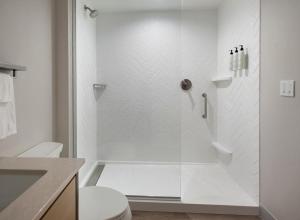 towneplace suites by marriott portland airport me