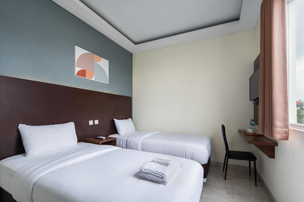cove west inn