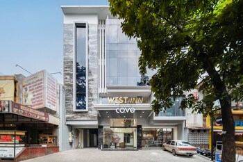cove west inn