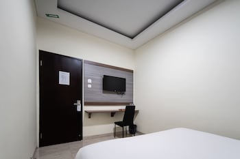 cove west inn