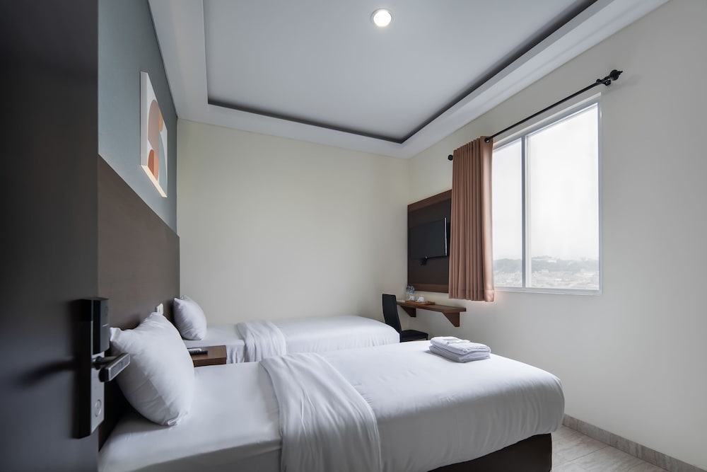cove west inn