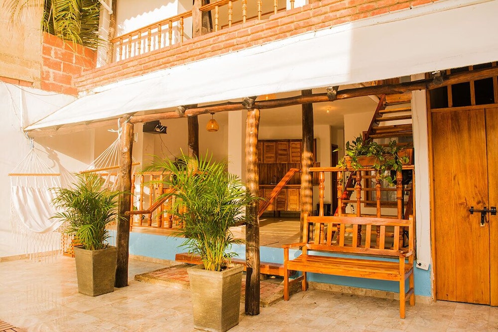 hostal la boquilla