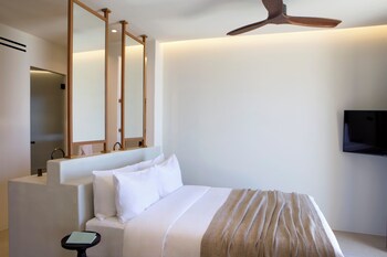 elessa hotel adults only