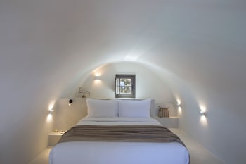 elessa hotel adults only