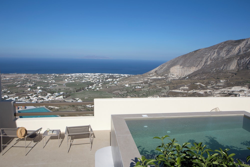 elessa hotel adults only