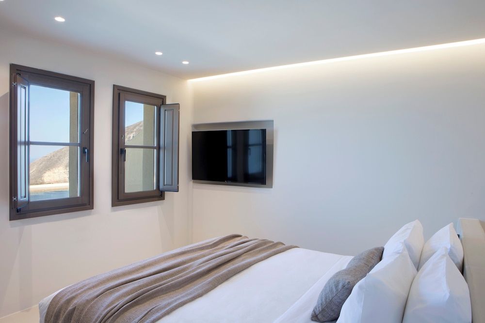 elessa hotel adults only