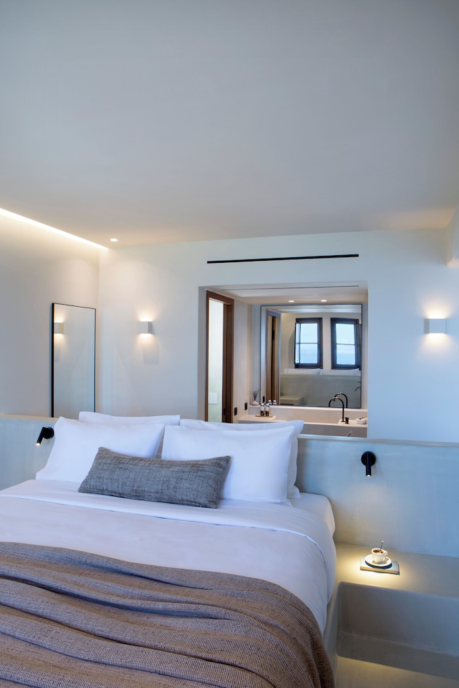 elessa hotel adults only